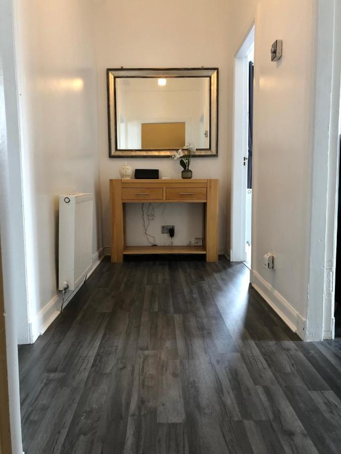 Appartamento Premier 2 Bed Flat C Broxburn Esterno foto